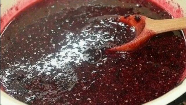 Как правильно варенье из смородины. Ягоды смородины блендером. ягоды смородины блендером сколько песку.