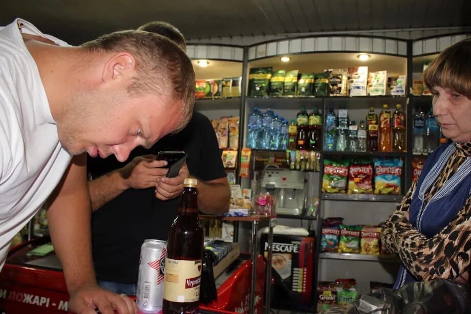 Алкогольный магазин фото. Баннер алкогольного магазина. Ночные алкогольные магазины рядом. Ночные алкогольные магазины рядом. Столица алкомаркет.