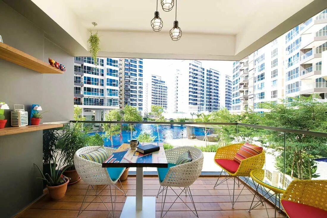 Balcony перевод. Beautiful green balcony апартаменты. дизайн большой лоджии корабль. modern balcony. trilliant квартиры.