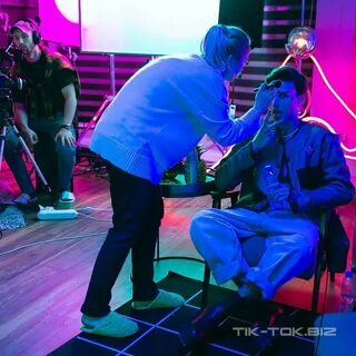 Холидей бой тик ток