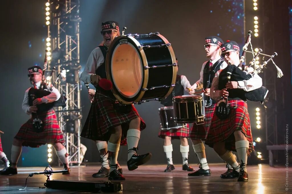 Оркестр волынщиков. Московский оркестр волынщиков. ансамбль волынщиков москвы. оркестр волынщиков city pipes.