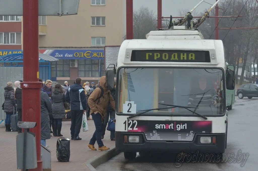 Перекресток со светофором фото. 7 сентября гродно транспорт. Транспорты в гродно. Фото перекрестка поворот хабаровск 2. Вечерний гродно.