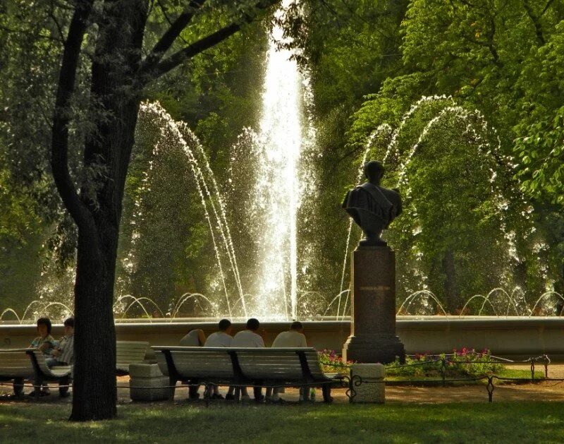 сквер у адмиралтейства в санкт-петербурге. александровский сад санкт-петербург. адмиралтейский сад в санкт-петербурге. александровский сад санкт-петербург. александровский сад и адмиралтейство.