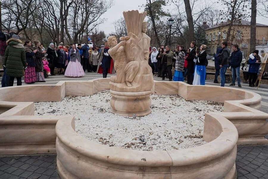 Лермонтова георгиевск. Алеая лермонтовагеоргиевск. Парк дружбы Георгиевска Ставропольского края. Парк дружбы Георгиевск в Георгиевске. Лермонтовская аллея Георгиевск.