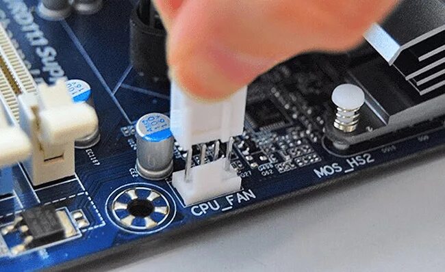 Куда подключается кулер. Разъем cpu fan материнская плата. разъем питания кулера на материнской плате. cpu fan 4 pin на материнской плате. разъем cpu fan fan.