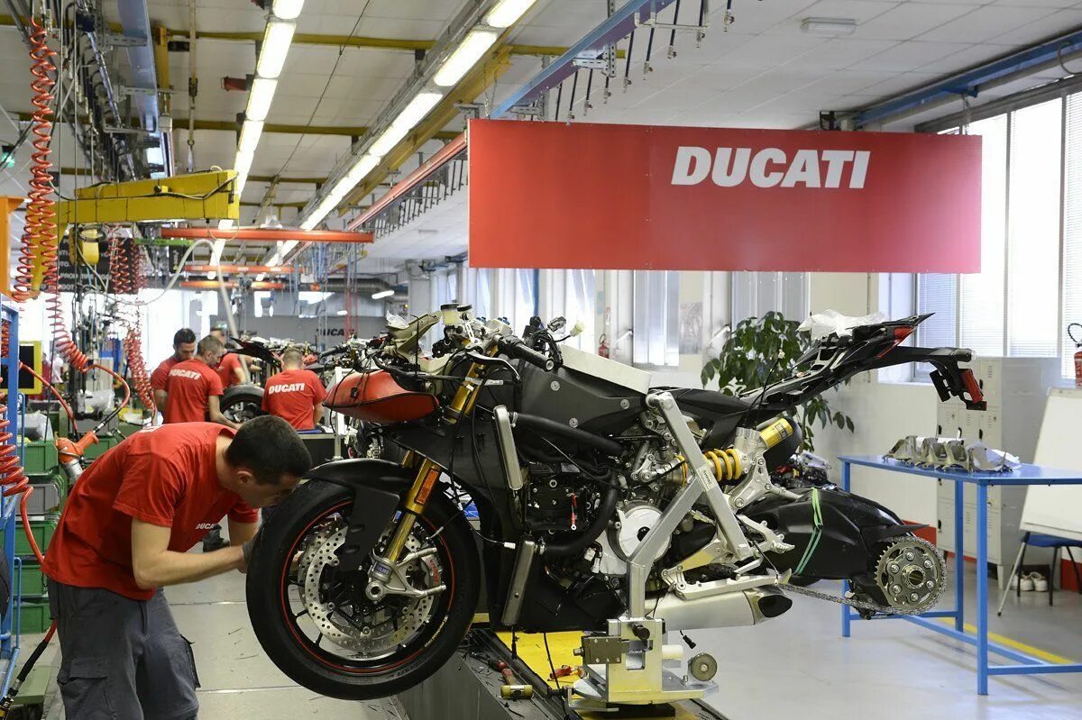 Завод Ducati в Италии. Производители мотоциклов. Завод мотоциклов. Factory мотоцикл.