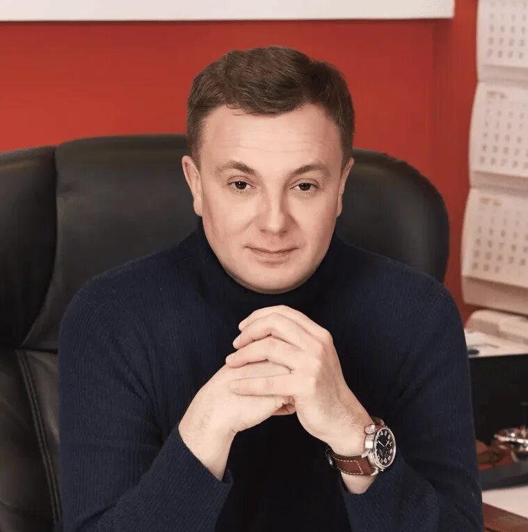 Бывший продюсер дом 2. Михайловский директор дом 2.
