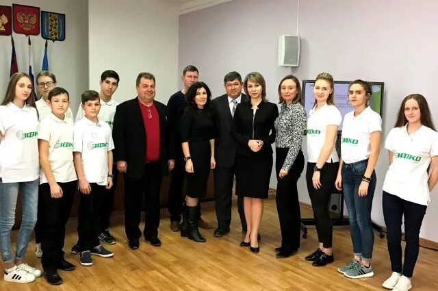 Кадров воронеж. ЭФКО компания Воронеж. Сотрудники ЭФКО Тамань. Руководитель ЭФКО Воронеж. ЭФКО коллектив Воронеж.