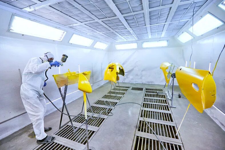 покрасочная камера для фасадов мдф. камера покраски металлоконструкций. покрасочный цех мебели. покрасочный цех. малярка мебельный цех.