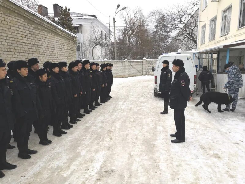Конвоирование фсин подозреваемых и обвиняемых. Конвой фсин. Конвой фсин. Отдельного батальона охраны и конвоирования. Полицейский конвой.