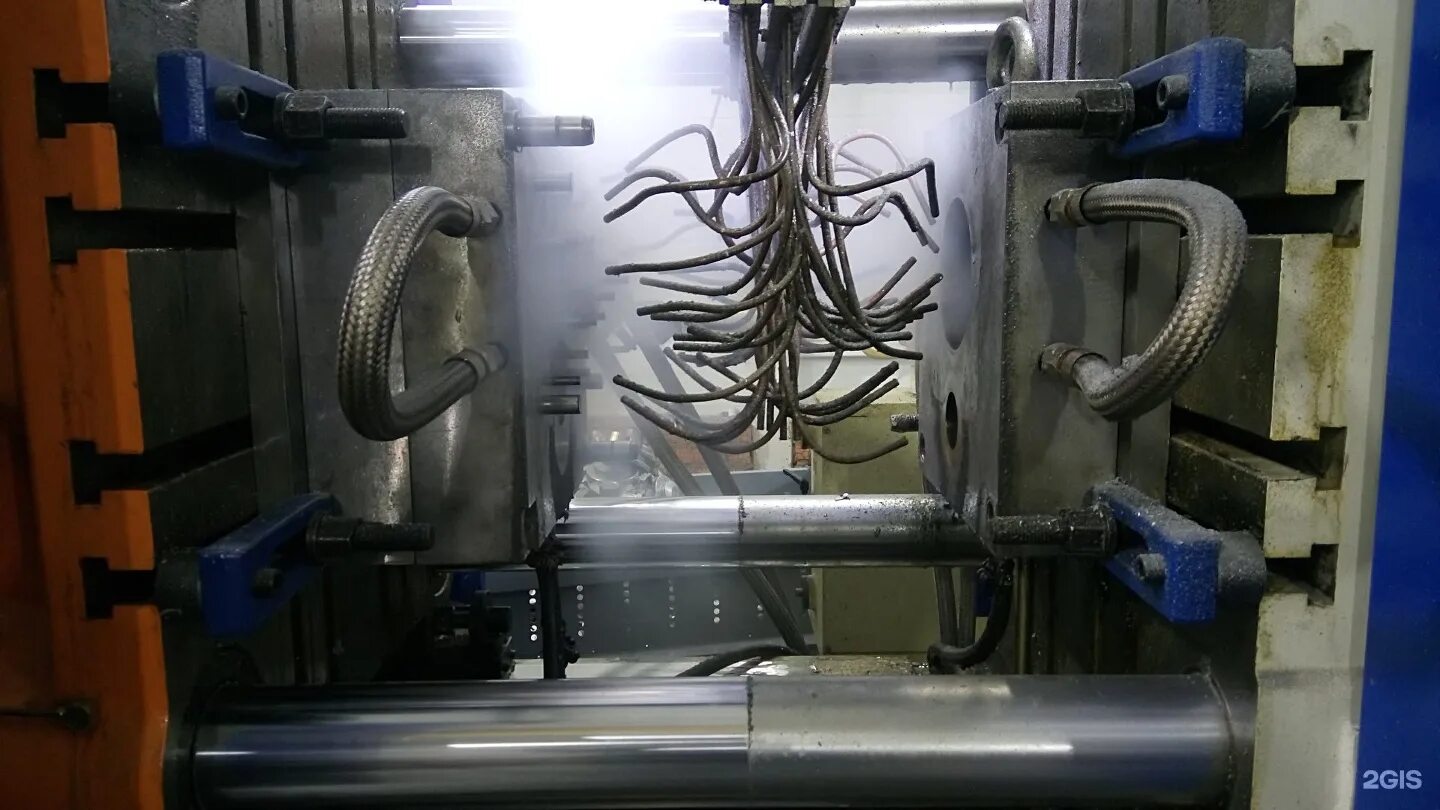 Литейщик оператор машины для литья под давлением. Ms1600 трейд лит. Автоматизированный комплекс на основе машины для литья под давлением. Системы управления литейными машинами. Машина литья под давлением.