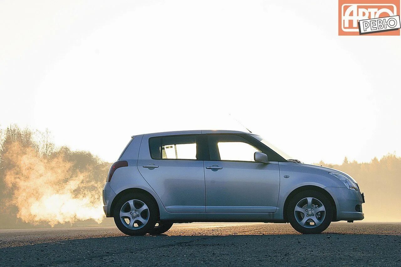 4. Suzuki swift 2005. Suzuki swift 3 двери. Сузуки свифт 2004. Сузуки свифт 2004.