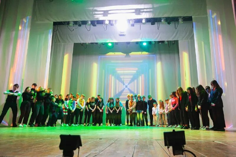 Сайт дк сокол. Театр сокол липецк. Дк сокол белгород. Сокол белгород сцена. Дк сокол челябинск.