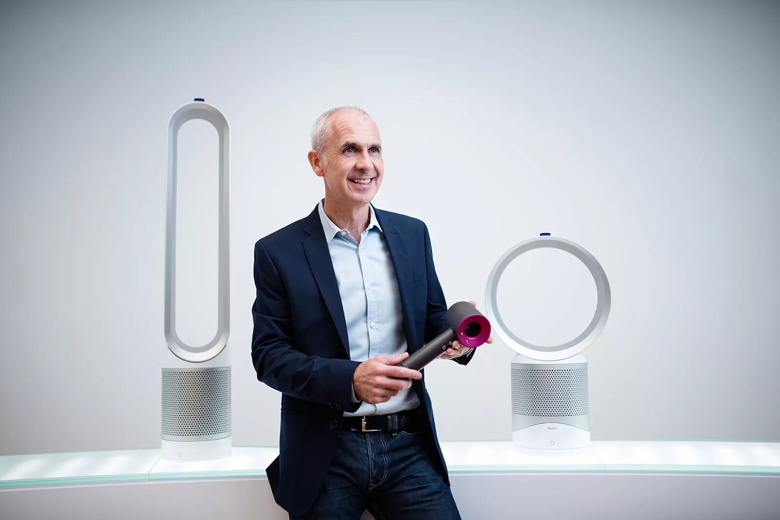 История дайсона. Дайсон 2024. Dyson Cooper. Новый Dyson 2024. Стиральная машина Dyson.