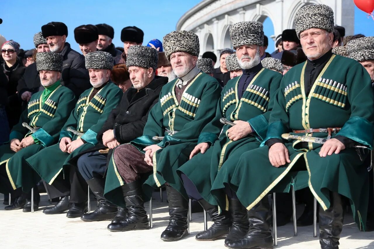 Представитель народа с кавказа. Народы северного кавказа ингуши. ингушетия народ ингуши. жители северного кавказа ингуши. ингуши этнос.