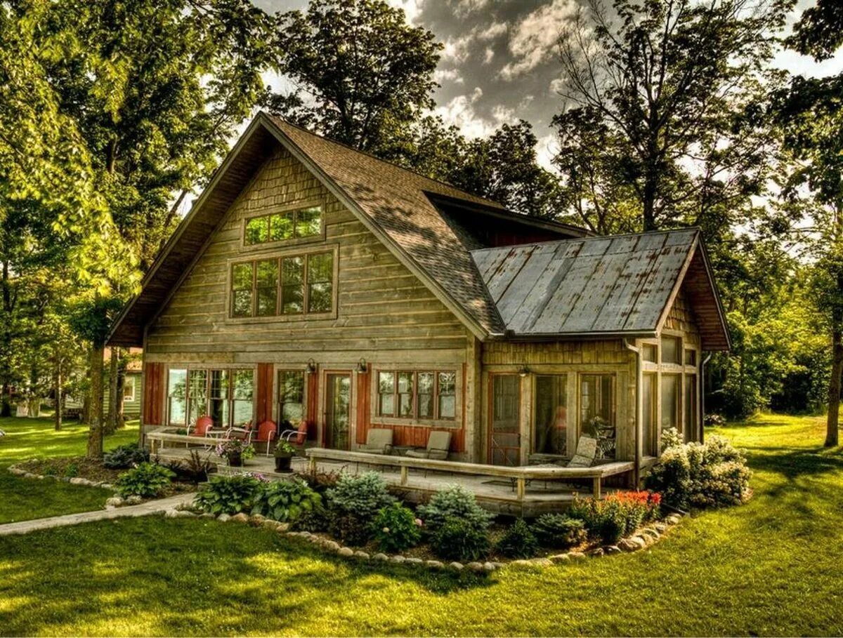 Деревенский домик. Красивый деревенский дом. Красивые дачные домики. Загородный домик.