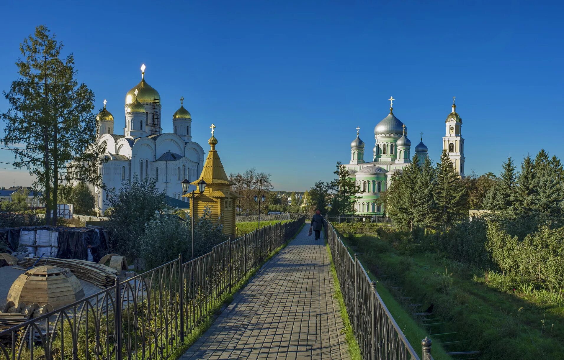 Дивеево свято дивеевский монастырь. Свято-Троицкий Серафимо-Дивеевский монастырь. Серафимо Дивеевский монастырь в Муроме. Дивеево Арзамас монастырь. Храм в Дивеево Нижегородской области.