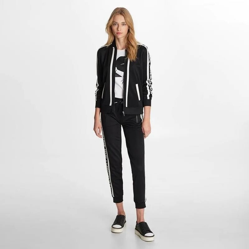 Джинсовая куртка karl lagerfeld женская. Костюм лагерфельд женский. Костюм лагерфельд женский. Костюм karl lagerfeld женский. Karl lagerfeld спортивный костюм.