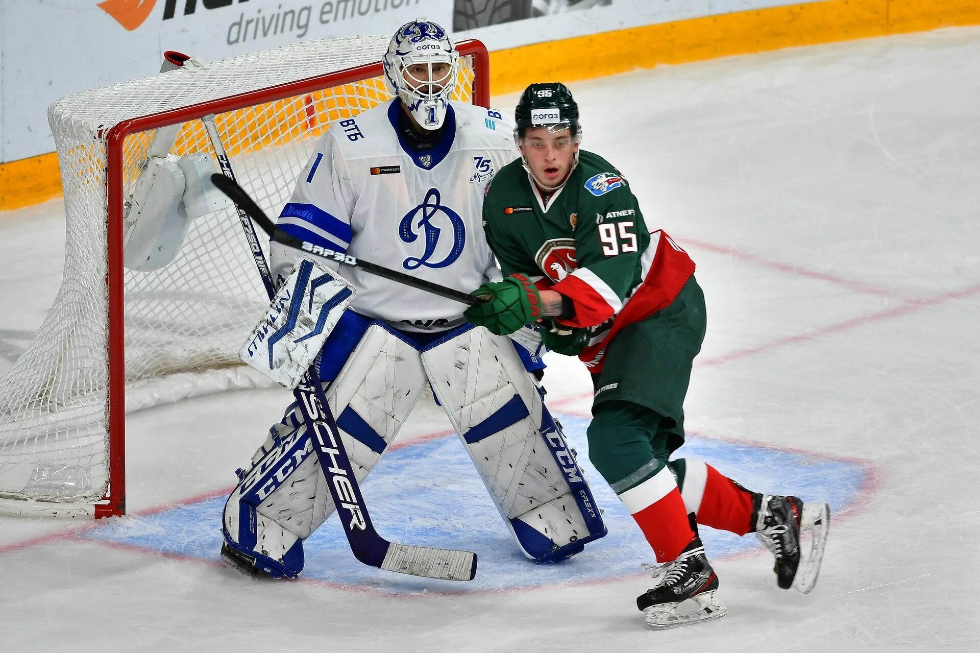 Ак барс динамо матч сегодня. Динамо ак барс. ак барс казань динамо москва. «ак барс» — «динамо» москва фото 2025. ак барс 1998.