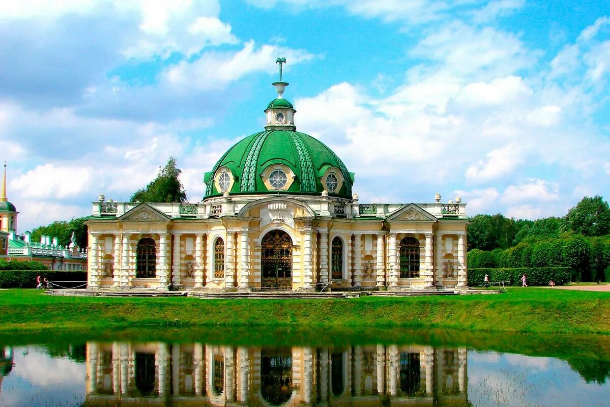 Усадьба Кусково в Москве. Кусково музей усадьба парк. Парк в Новогиреево Кусково. Фасад дворец Шереметьевых Кусково. Парки московских усадеб