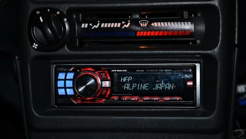 Алпайн центр. Автомагнитола alpine 9882 ri. магнитола алпайн 50wx4. магнитола алпайн cde 9882. alpine 1din bluetooth.