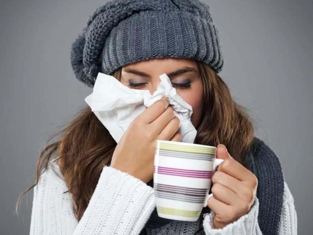 Простуда. Простудные заболевания. Человек с ОРВИ. Больной гриппом. Реклама простуда