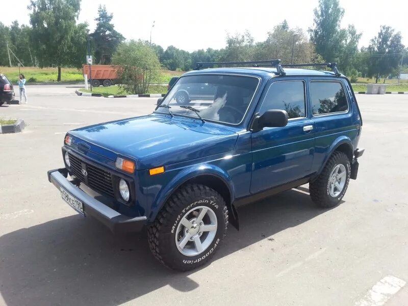 Нива 2121 балтика. Ваз 2121 в зеленом раптор. Нива 3д раптор темно зеленый. Нива 2121 сине зеленая. Ваз 2121 нива 2013 года.