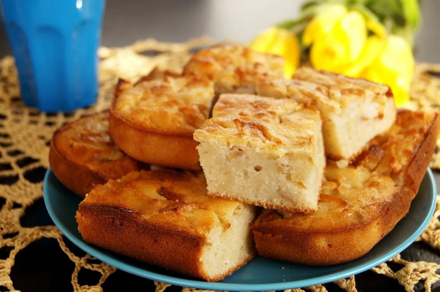Манки с яблоками