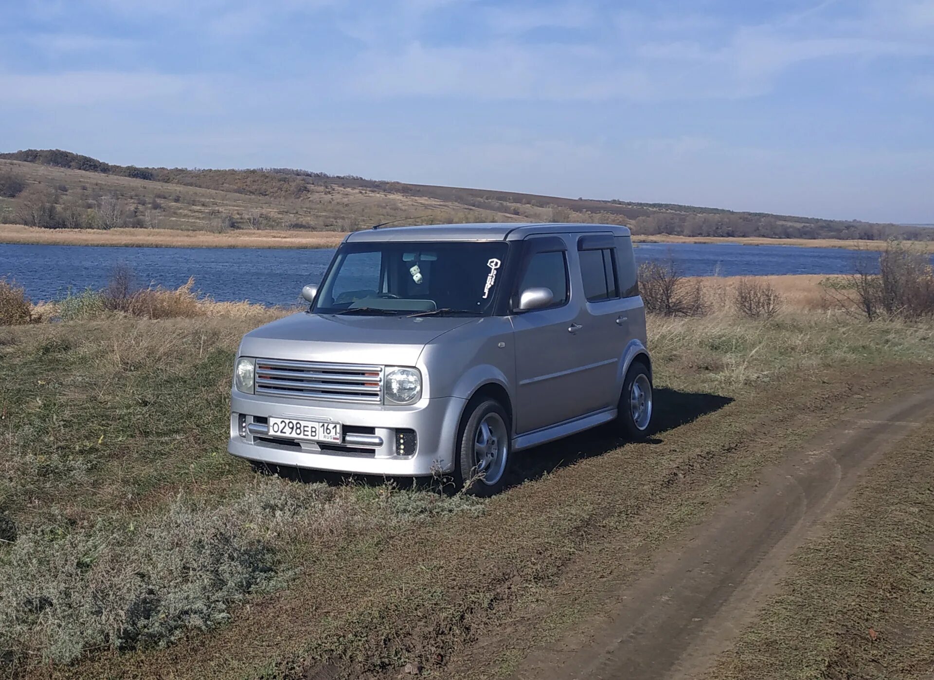 Ниссан куба отзывы. Nissan Cube 2. Nissan Cube 4 поколение. Nissan Cube 1990. Ниссан куб 2003.