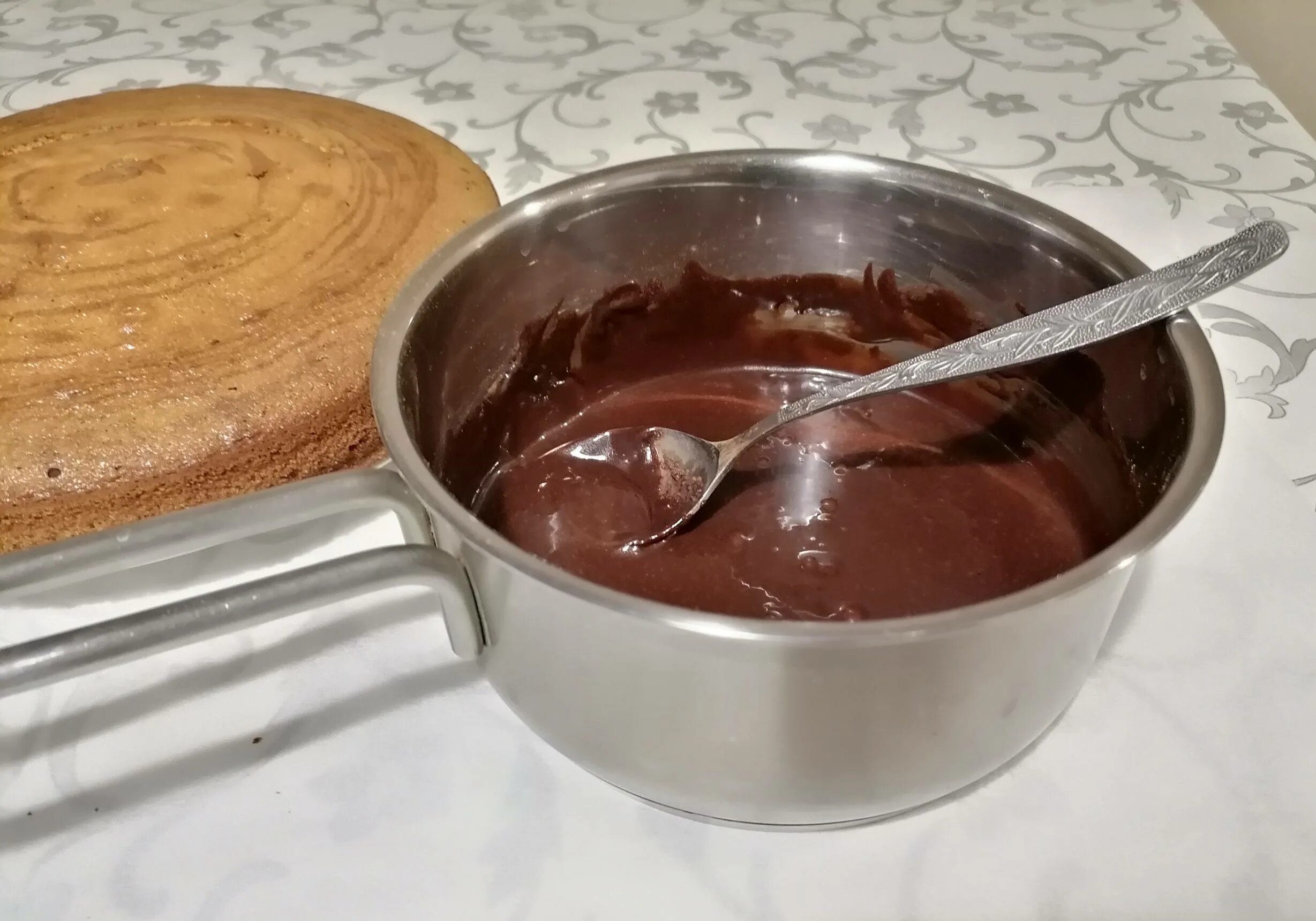 Глазурь из растительного масла. Приготовление глазури. Шоколадная глазурь с какао. Глазурь из какао. Шоколадная глазурь из какао и сметаны.