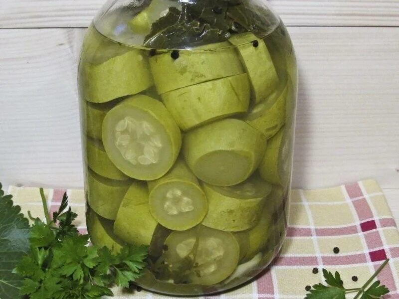 Маринованные кабачки на зиму. Кабачки в банках. Рецепт маринования кабачков. Рецепт маринования кабачков. Кабачки на зиму.
