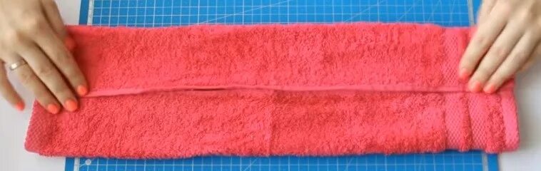 Складывание полотенец в рулонах. Складываем полотенца красиво. Красиво сложить полотенце для подарка. Компактно сложить полотенца. Как скрутить полотенце