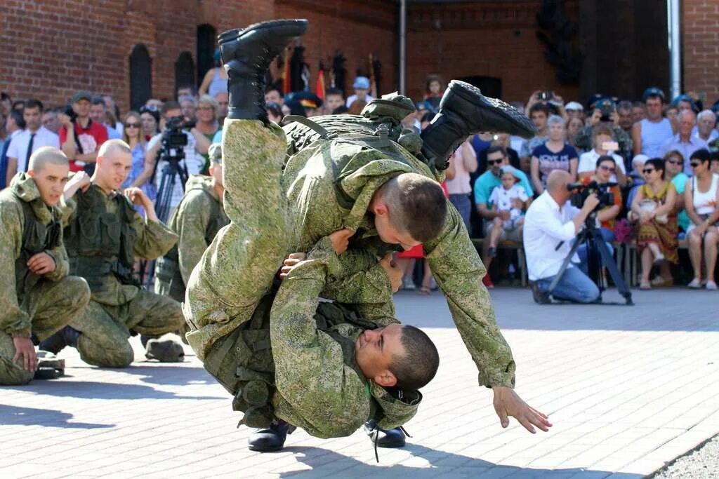 Показательные выступления сегодня. Спецназ ВДВ рукопашный бой. Спецназ ВДВ 2021. Показательные выступления спецназа. Показательные выступления десантников.