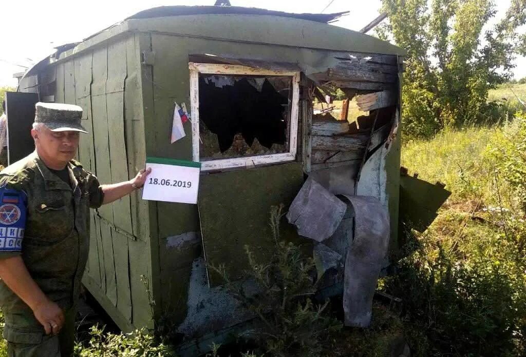 Посёлок семёновка днр. Разрушенные дома в донецке. Семеновка славянск. Семеновка славянск. Семеновка днр новости сегодня.
