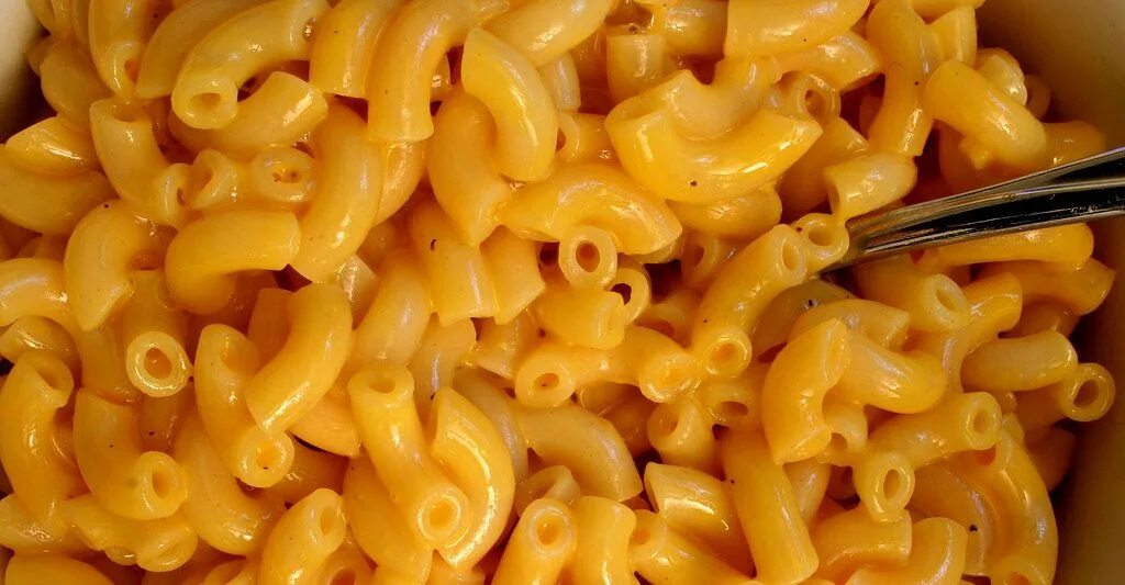 Какого цвета макароны. Макароны mac and cheese. kraft макароны. сублимированные макароны. цвет макароны и сыр.