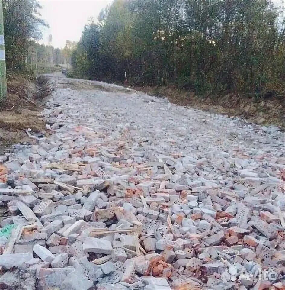 Отсыпка кирпичом. Отсыпка дороги боем бетона. бой кирпича. бой кирпича на дорогу. битый кирпич на дорогу.