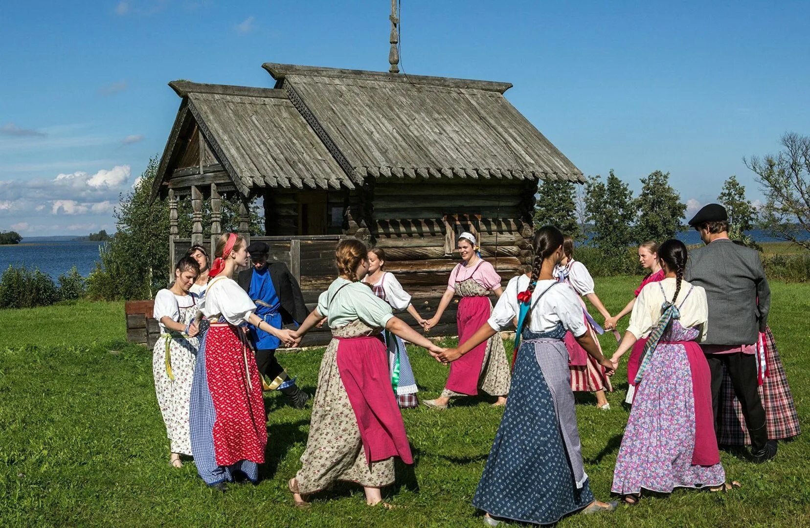Музей-усадьба народа сето псковская область. Коренные народы дальнего востока нанайцы. Этнография. Вепсы ленинградской области внешность. Нанайцы ульчи нивхи.
