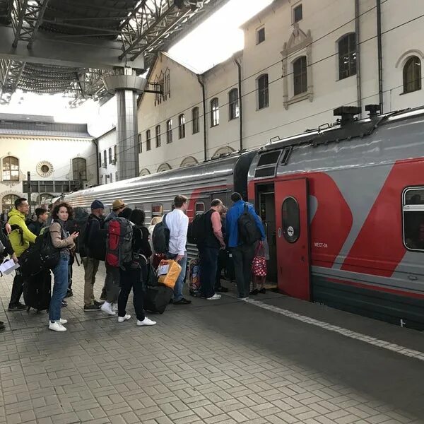 Ржд казань. Казань 2 до аэропорта казань электричка. Российские поезда. Казанский вокзал пассажирские поезда. Миасс казань поезд.