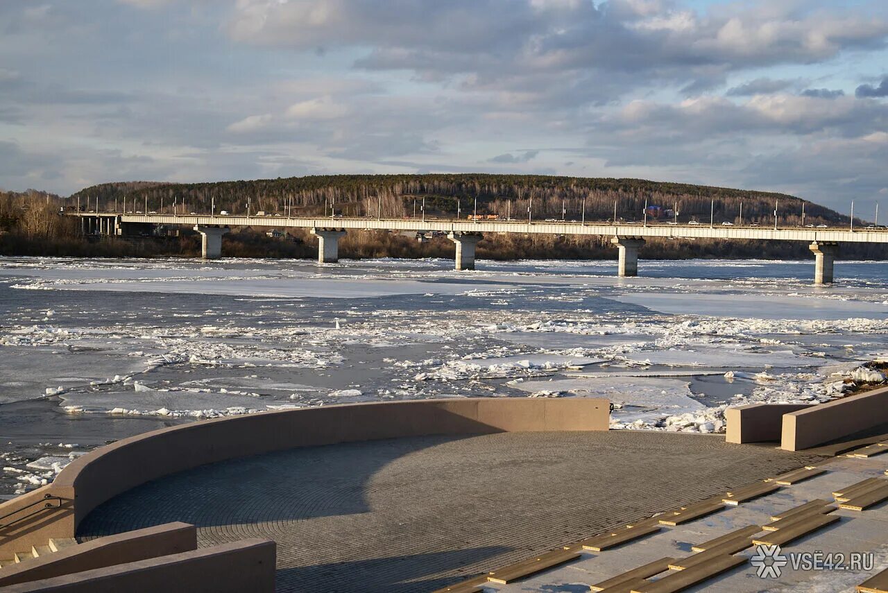 Ледоход в нижнем новгороде 2024. Ледоход на Томи Междуреченск. Волга плотина ледоход. Ледоход фото. Ледоход 2024.