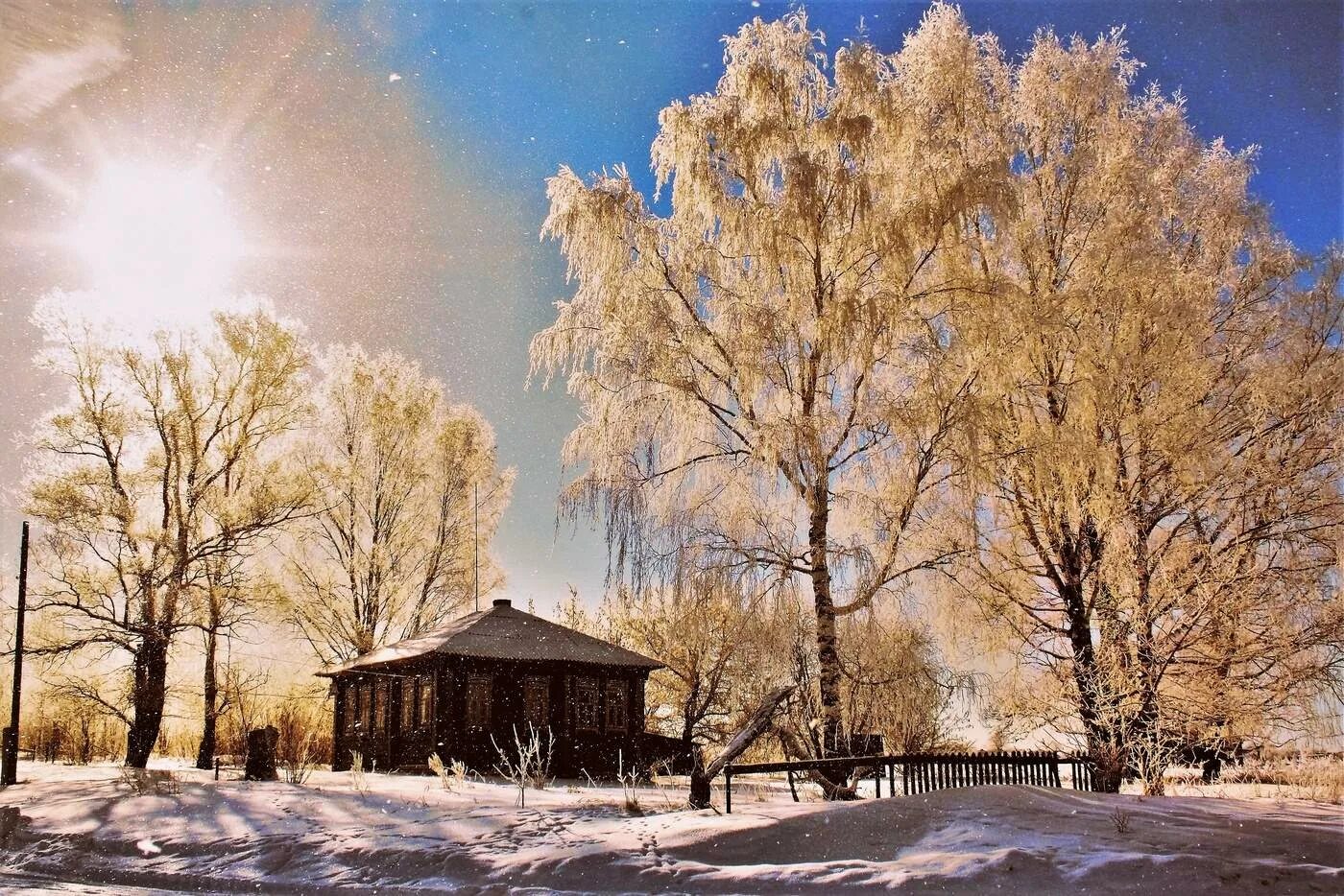 Мартовское солнце утро. Мартовское солнце природа. Мартовское солнце фото. Юона мартовское солнце. Фото русской деревни зимой солнечным Мартовский днем.