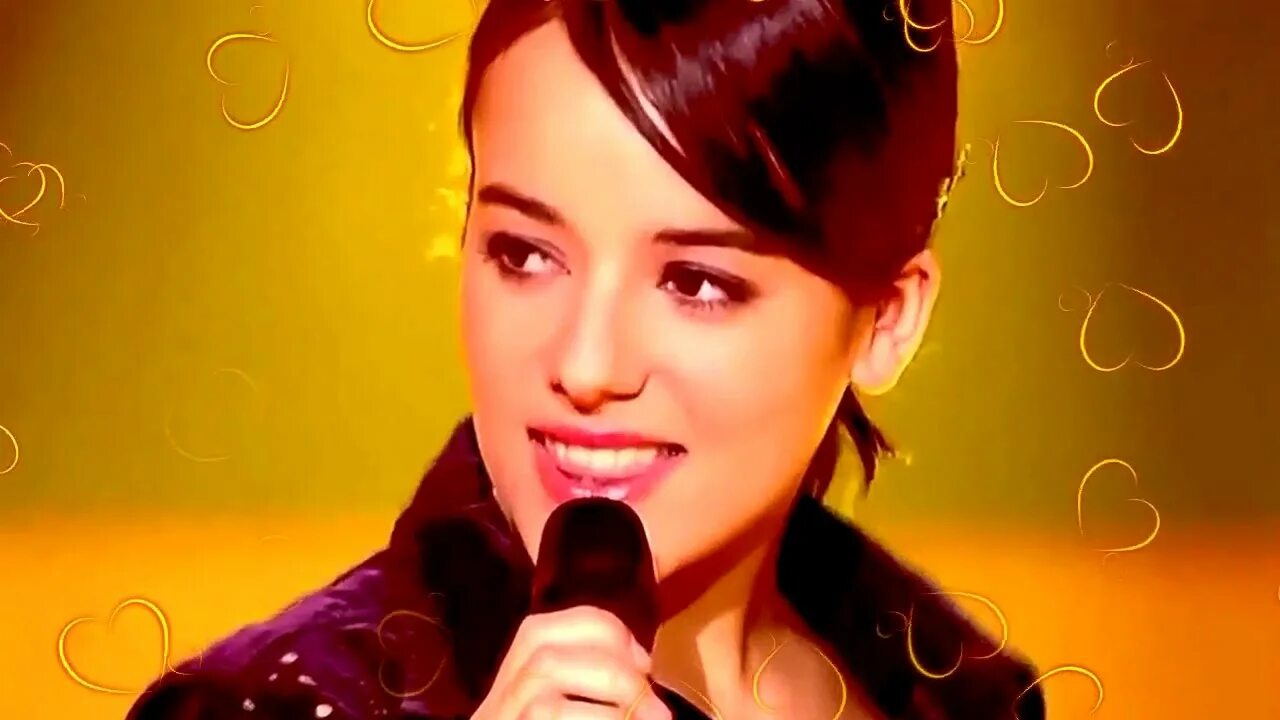 Alizee la isla bonita. Ализе певица Бонита. Ализе Жакоте. Ализе французская певица. Элизе Бонита.