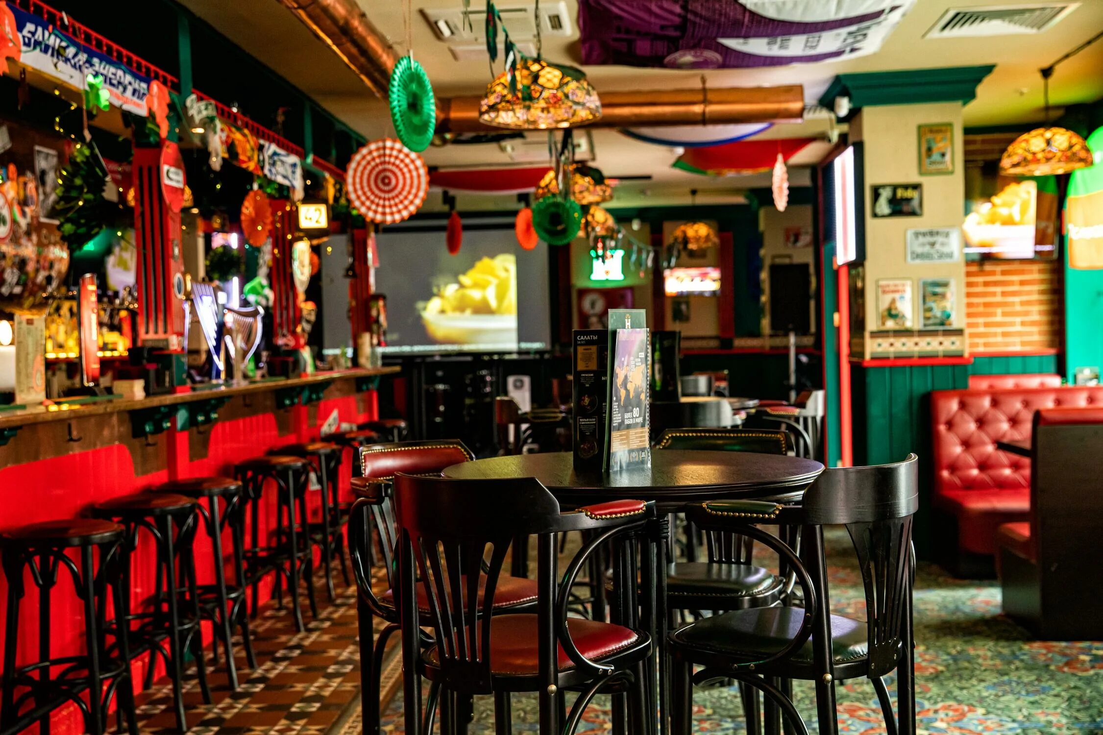 Ирландский паб harat's. Harat’s pub, ростов-на-дону, большая садовая улица. Харатс паб покровка 6. Harats irish pub. Краснопрудная 15 harats pub.