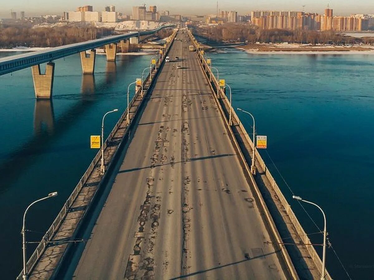 Октябрьский мост Новосибирск. Коммунальный мост Новосибирск. Октябрьский мост 2022 Новосибирск. Октябрьский мост через Обь в Новосибирске.