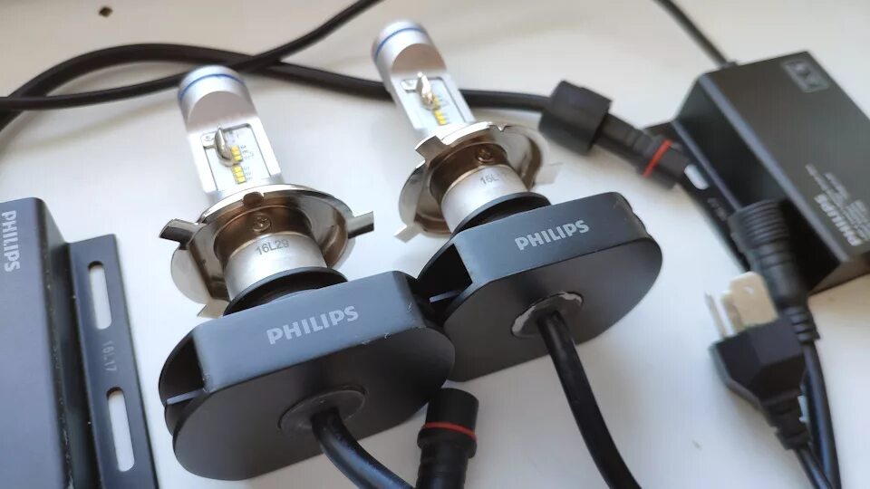 Лед лампы h4 филипс. Philips h4 led x-treme ultinon. philips led h4. лампы филипс про 9000 h4 диодные. philips x-treme ultinon led h4 6200к.