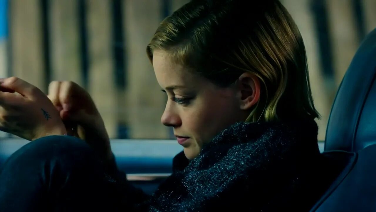 Ф. Мелисса баррера сериал. Стивен лэнг 2021. Не дыши фильм 2016 рокки. Мелисса баррера.