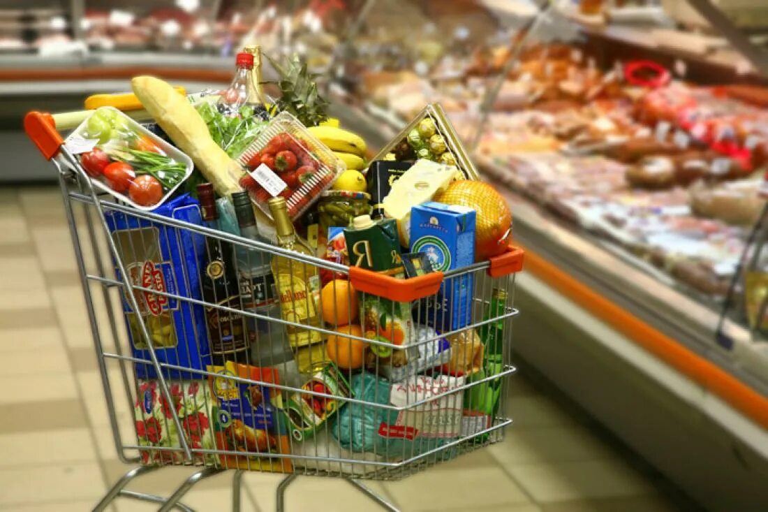 Тележка с продуктами. Корзина с продуктами. Корзина с продуктами супермаркет. Продуктовая корзина с продуктами. Купить 2 0 магазине