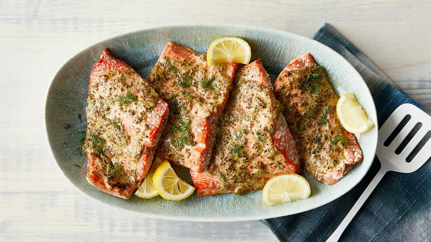 Рыба на ужин рецепты. Roasted Salmon. Grilled Salmon with Dill Sauce. Meal with Salmon and tcuccini.