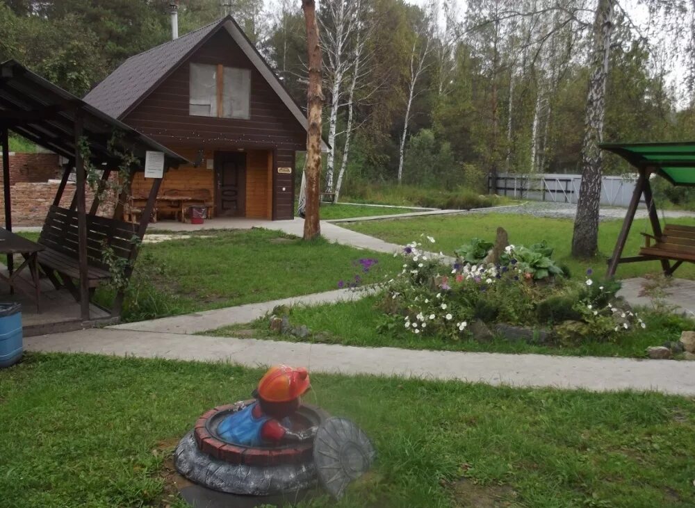 озеро банное беседки. 7 небо сауна барнаул. барнаульские коттеджи. снять домик в барнауле. казенная заимка алтайский край.