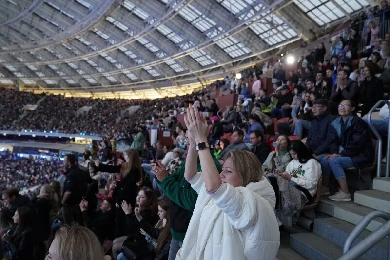 эмоции зрителей. телепропуск массовка. москва зрители оплачиваются форум. массовка нет в москве. массовка.
