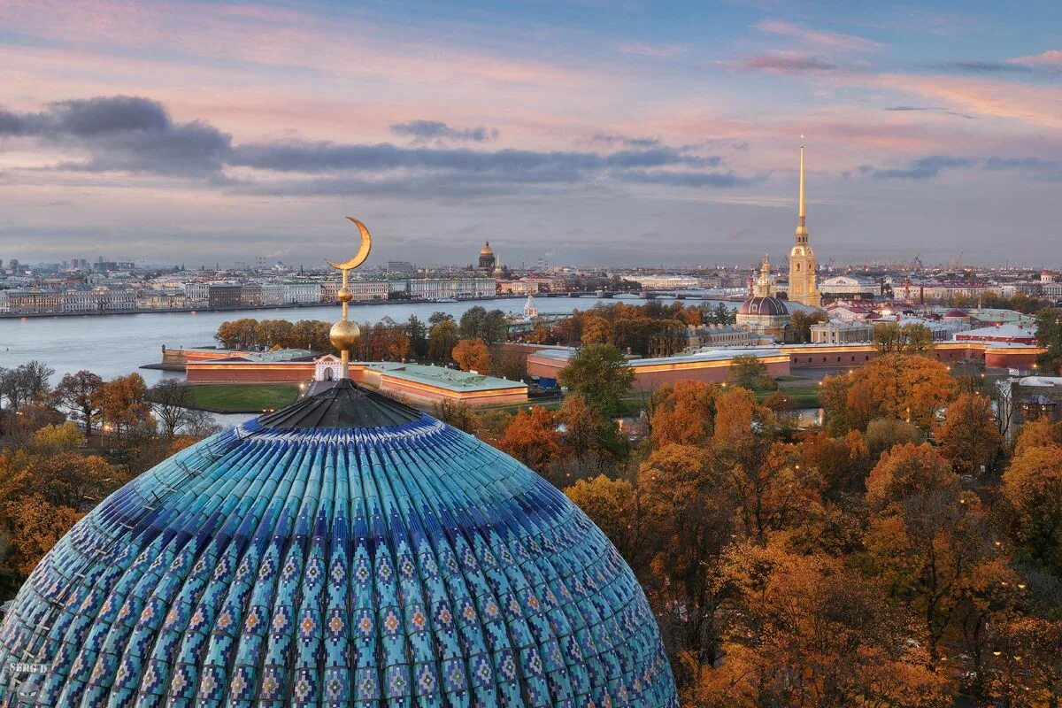 Купол ходишь. Соборная мечеть Санкт-Петербурга купол. Купол Соборной мечети СПБ. Мечеть у Петропавловской крепости.